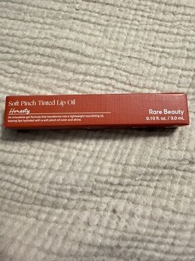 Rare Beauty Soft Pinch Tinted Lip Oil in Honesty